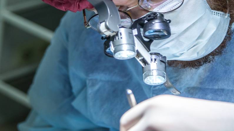 pros and cons of breast reduction