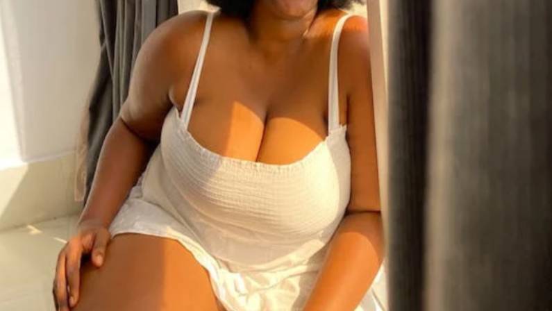 signs you need a breast reduction