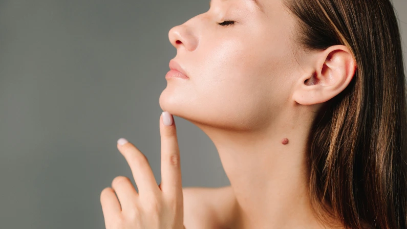 Correcting the shape of the face by doctor. Aesthetic beauty treatment. Improved shape of the face. Contouring of the chin and angular jaws